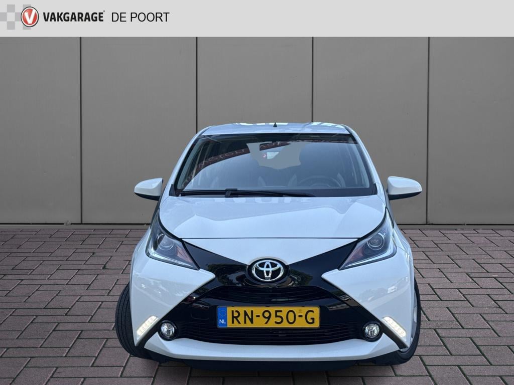 Toyota Aygo 1.0 vvt-i x-play | camera | carplay | cruisec. | navi