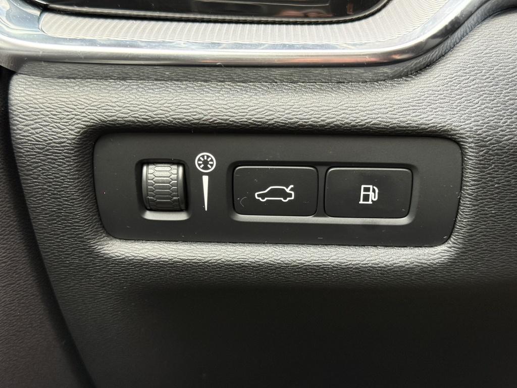 Volvo V60 t6 340pk recharge r-design| b&w sound| panodak| adap.cruise| tre