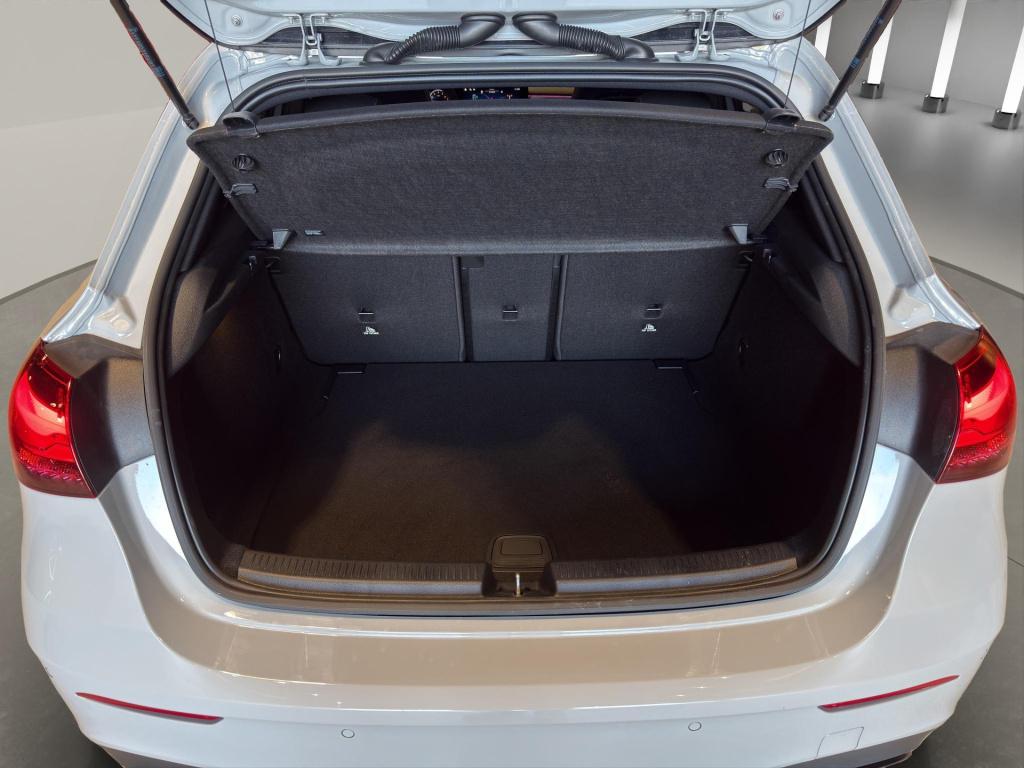 Mercedes-Benz A-Klasse 180 amg line | pano | sfeer | stoelverw. | camera | 