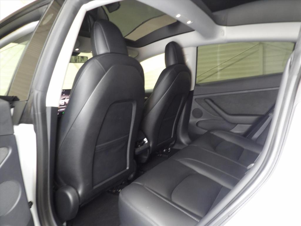Tesla Model 3 standard 60 kwh plus rwd