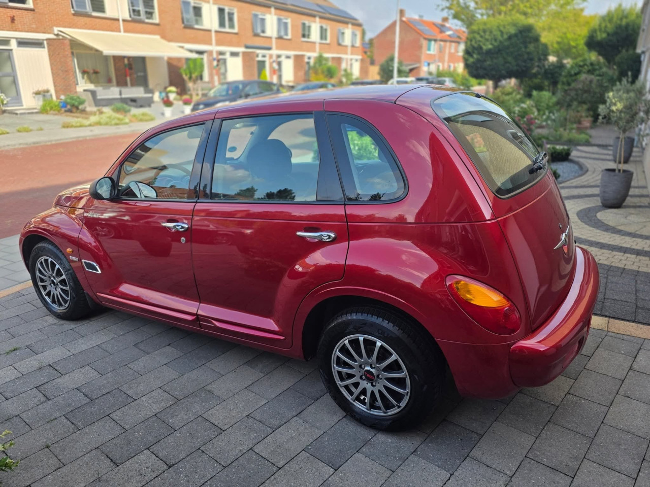Auto Garant Biedt Aan: Chrysler PT Cruiser 2.0i limited edition