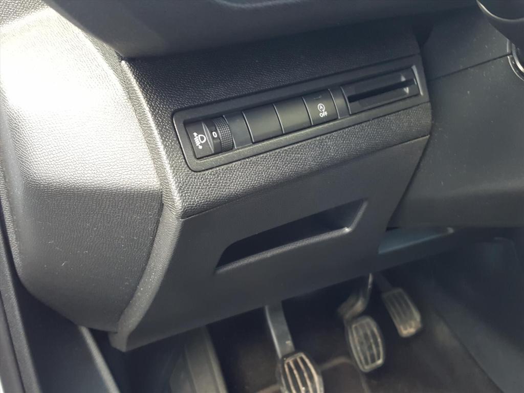 Peugeot 3008 1.2 130pk s&s access trekhaak | cruise control | airco | bluet