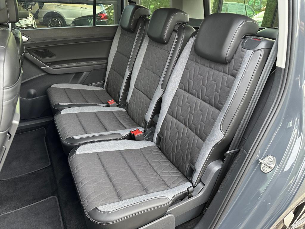 Volkswagen Touran 1.5 tsi 150pk dsg goal 7-persoons | trekhaak | dode hoek 