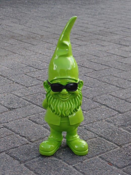 Tuinkabouter oranje met zonnebril UITVERKOOP