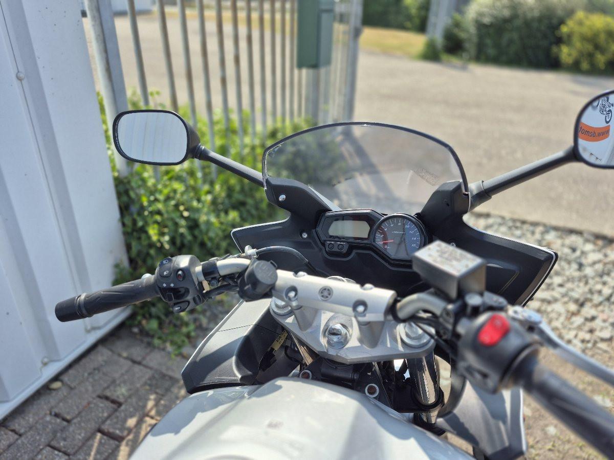 Yamaha FZ6-S uit 2010, sportieve toermotor met weinig Km