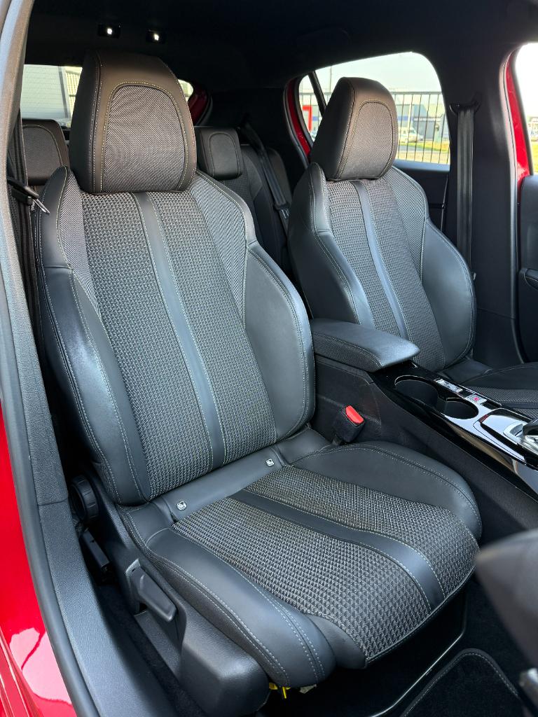Peugeot 208 gt-line - 1.2 - automaat