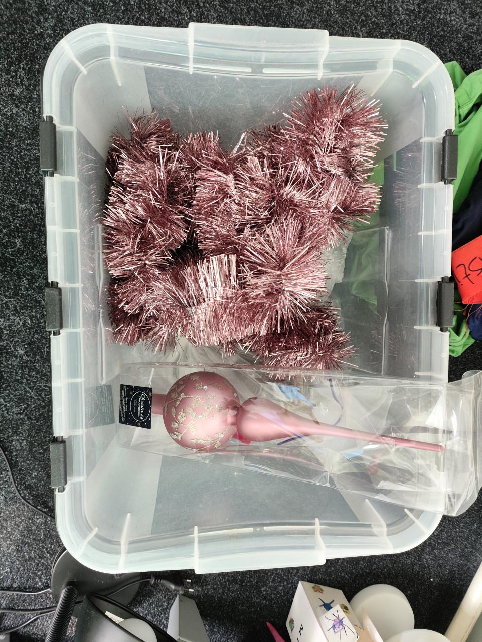Kerst slinger en piek roze