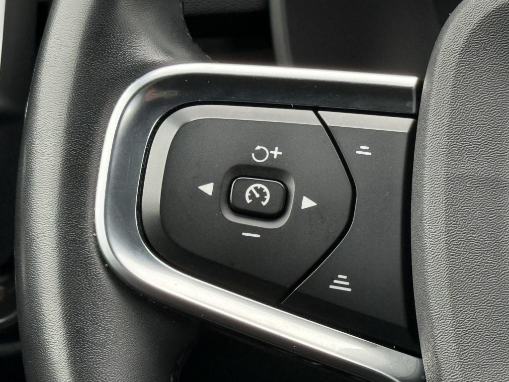 Volvo XC40 t5 262pk recharge ultimate dark