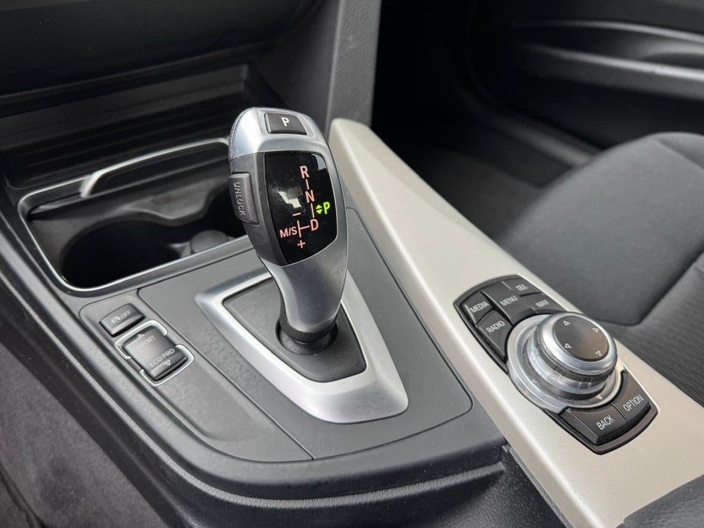 BMW 3-serie 318i executive automaat
