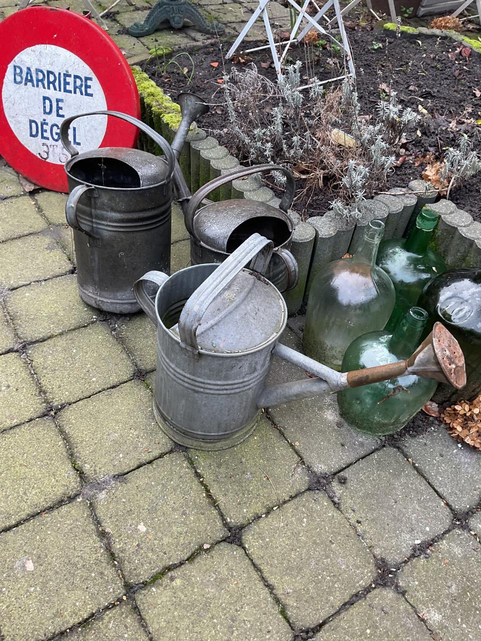 Brocante zinken gieters