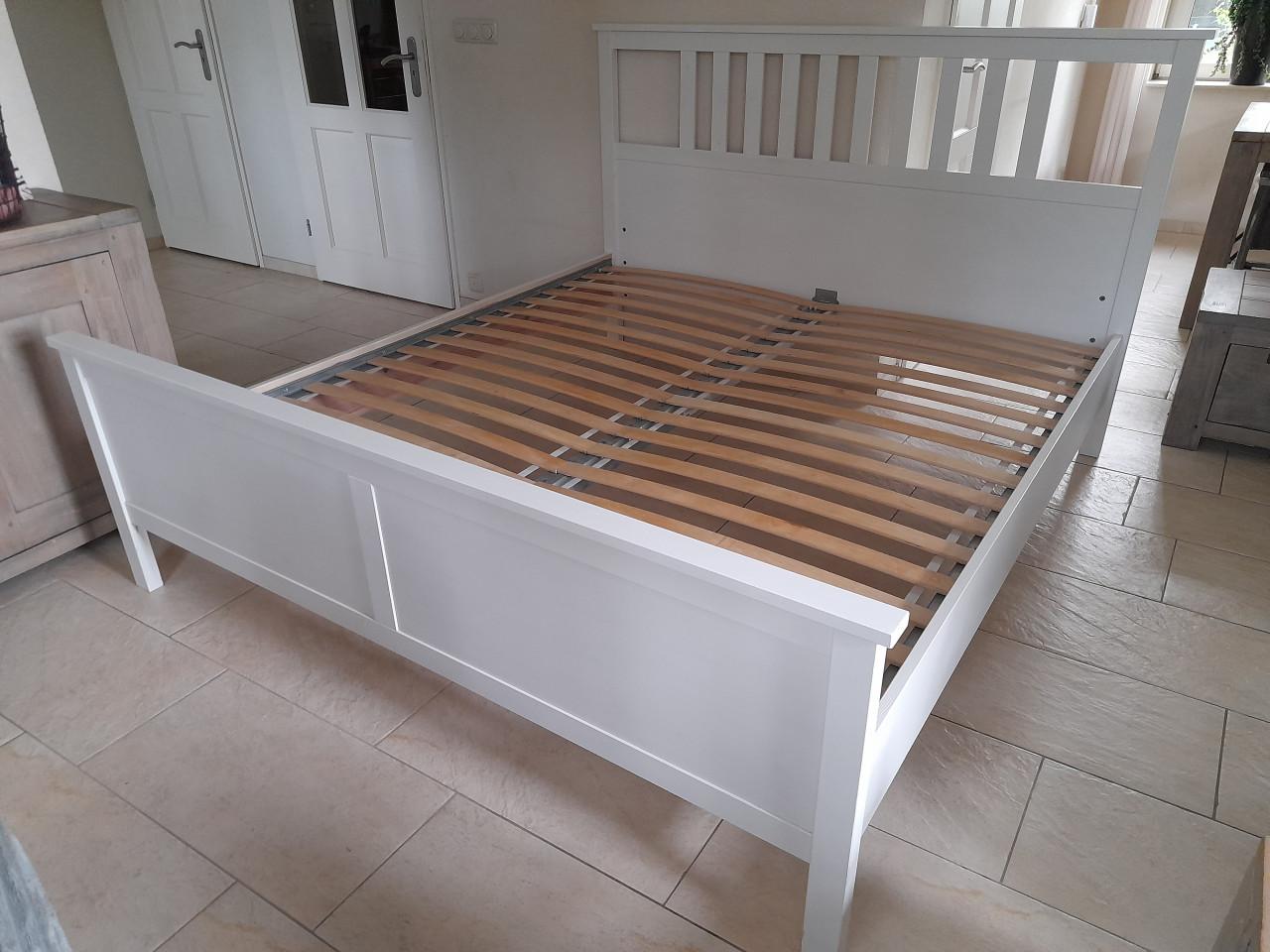 2 persoons bed 180 X 200 (in goede staat )