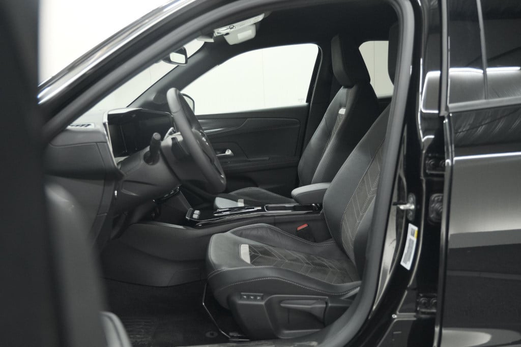 Opel Mokka turbo 130 at ultimate | camera | dodehoekdetectie | massage | ad