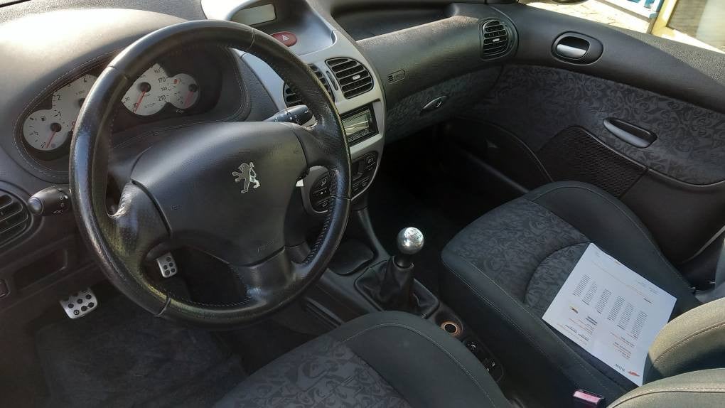 Peugeot 206 1.6 16v Quiksilver station bj:2004 airco apk 2026