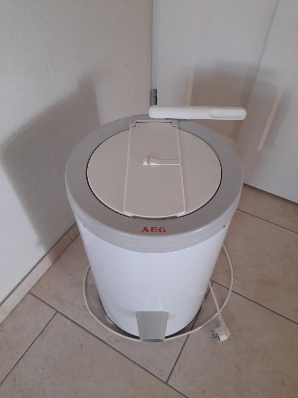 AEG Centrifuge (in goede nette staat )