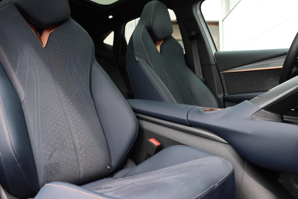 Cupra Tavascan vz adrenaline 82 kwh 340pk | soh 98,9% |