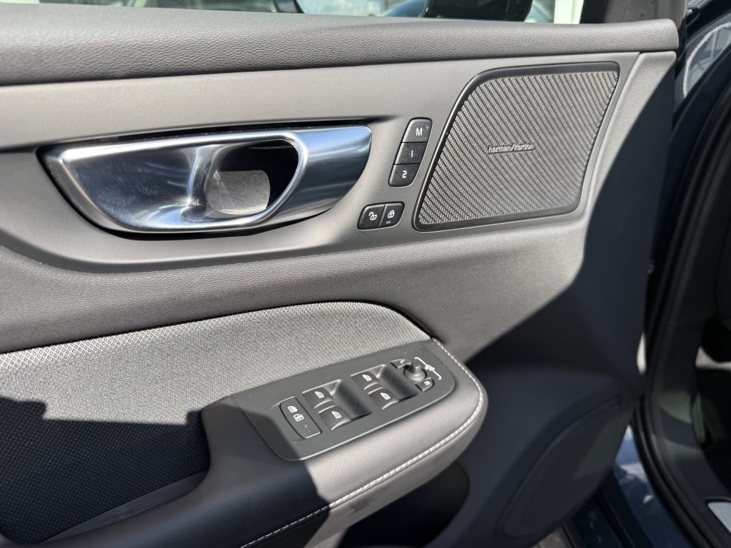 Volvo V60 v60 t6 awd plus dark
