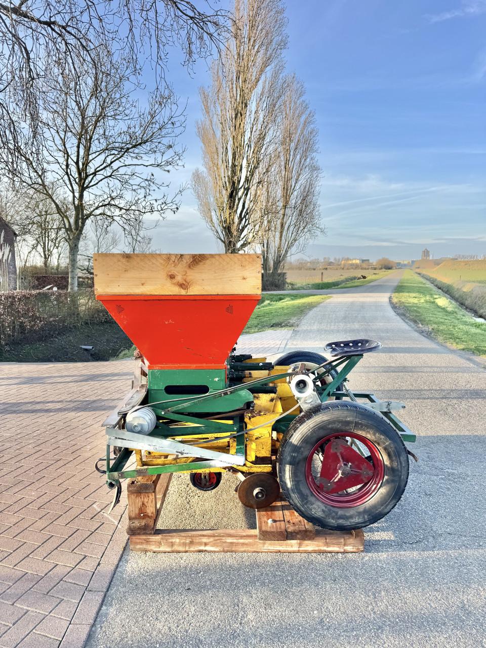 Te koop uien/bollen plantenmachine 1,5