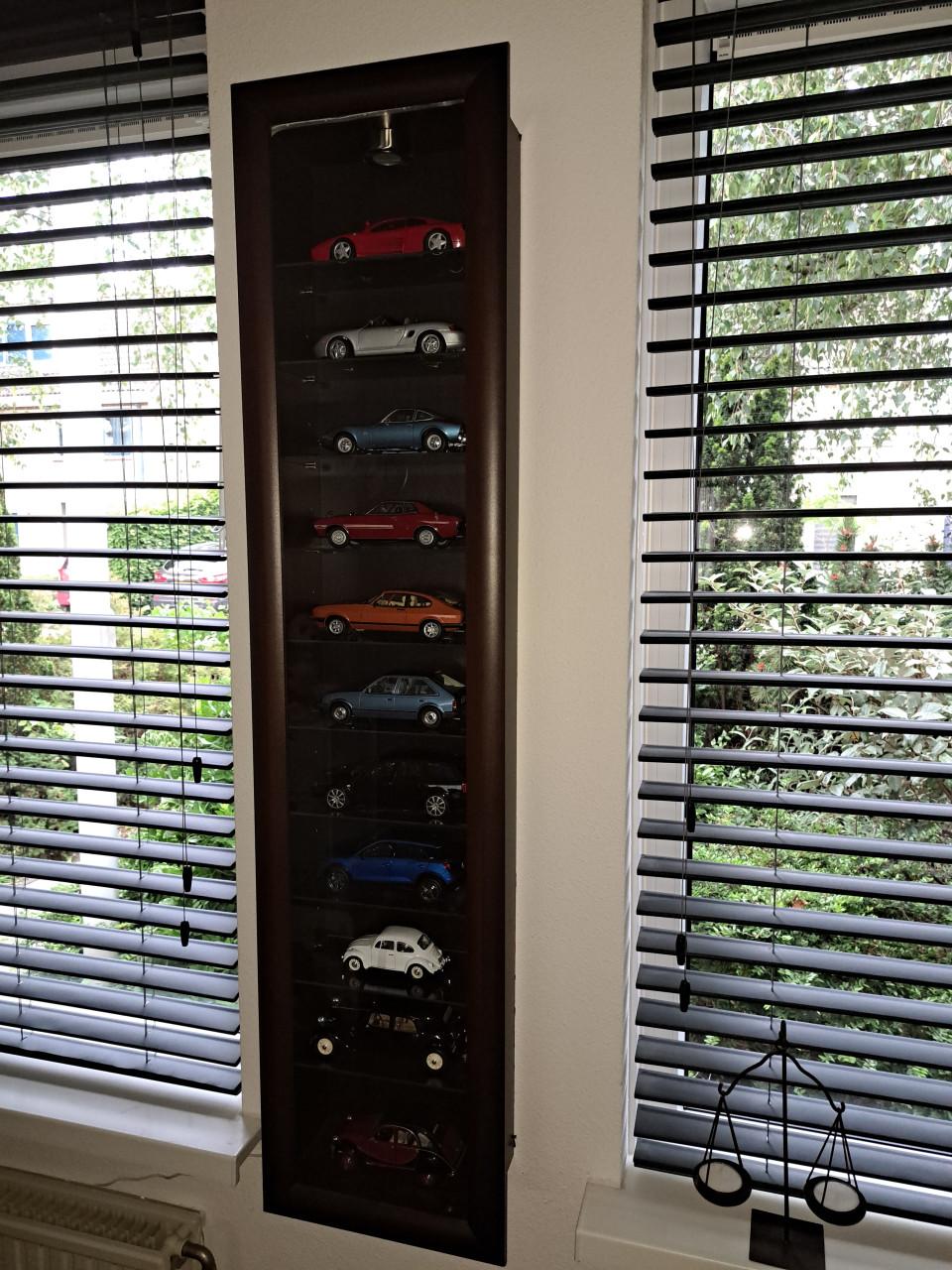 Houten vitrinekast