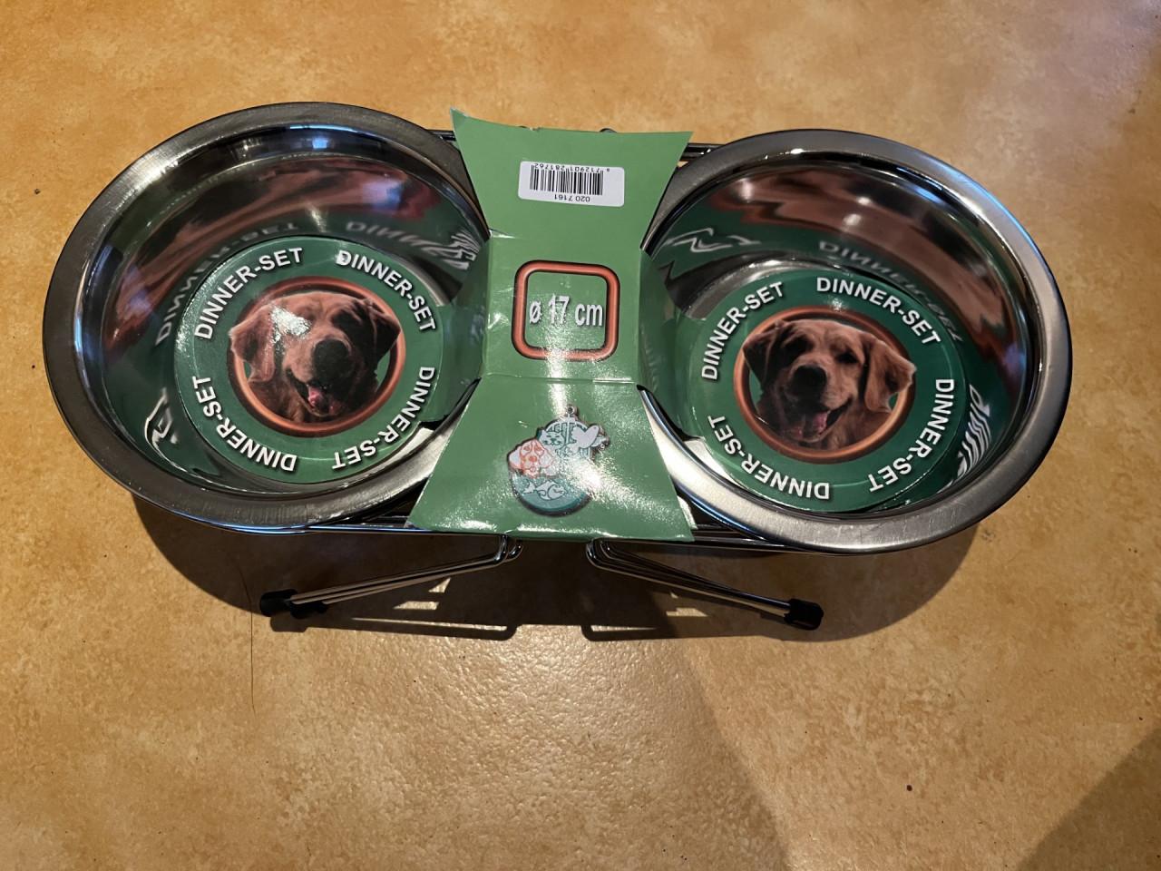 Voerstandaard voor kleine hondjes