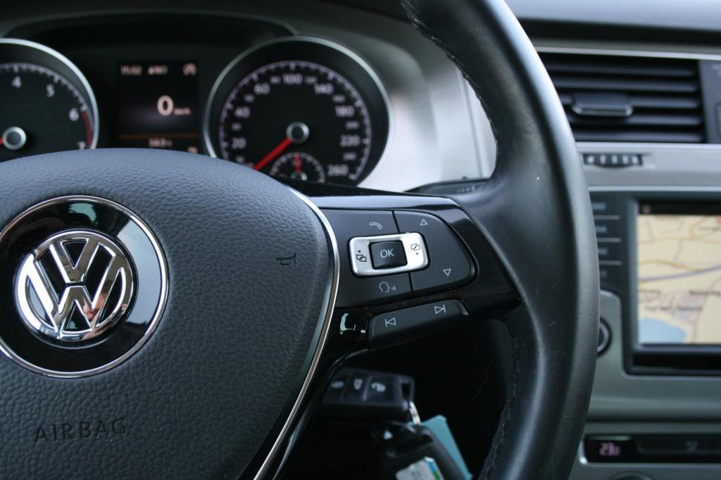 Volkswagen Golf 1.0 tsi business edition connected / navi / camera / led