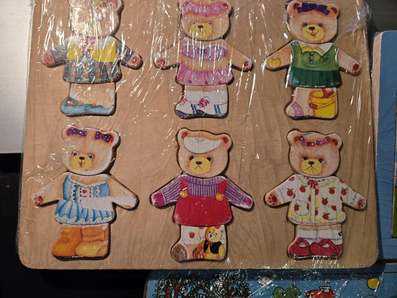 Setje met 3 houten puzzels Beertjes, paardjes, spelende kinderen