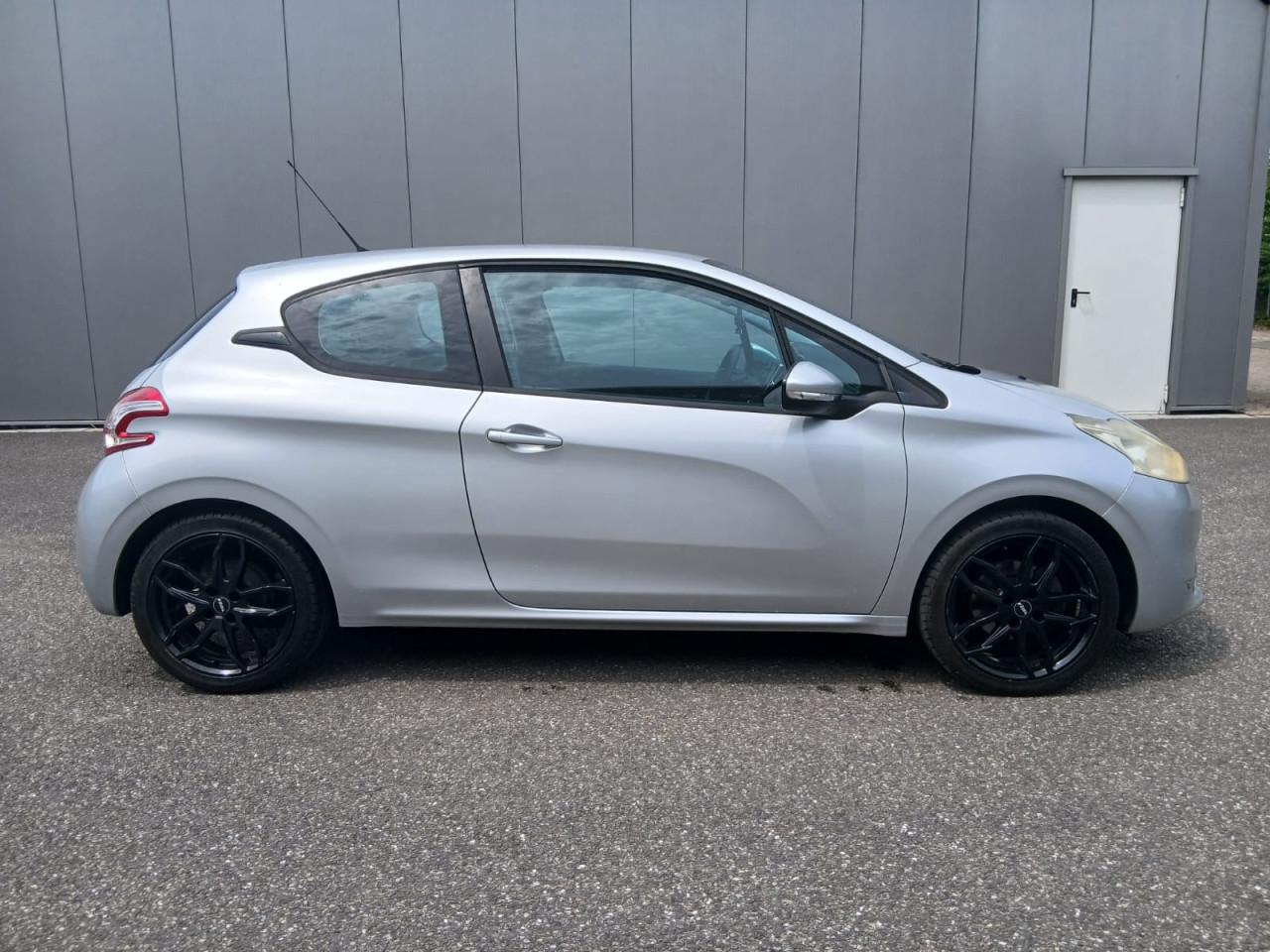 Peugeot 208 1.2 VTi Active