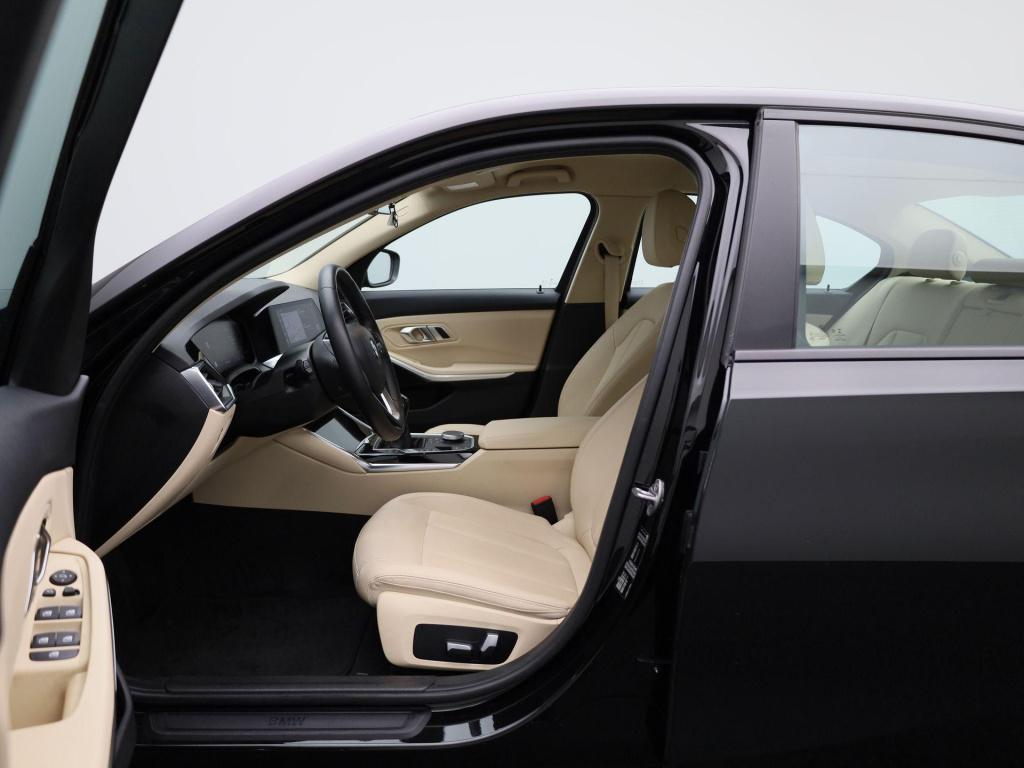 BMW 3-serie 318i business edition | virtual cockpit | navigatie | leder | c