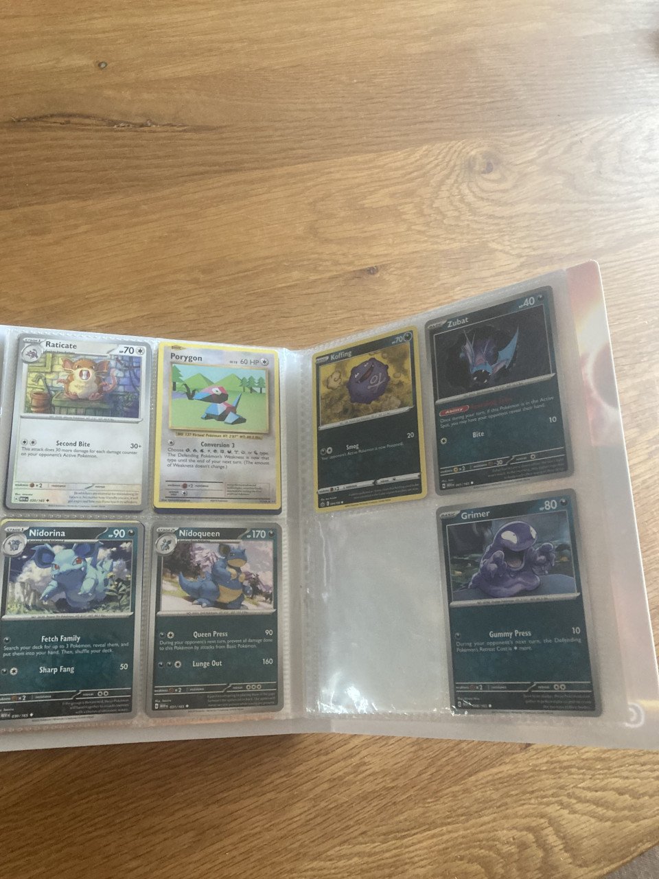 Map met Pokemon kaarten