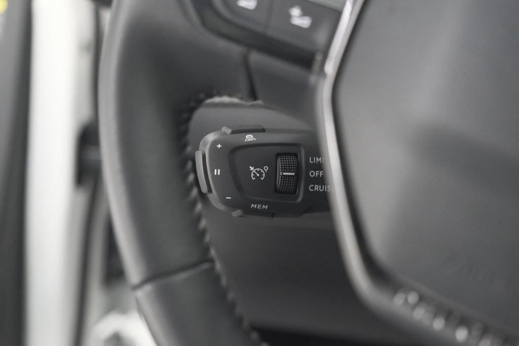 Peugeot 208 puretech 130 eat8 allure pack | adaptieve cruise control | navi