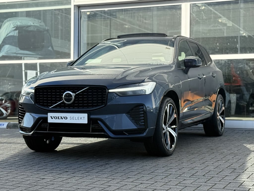 Volvo XC60 t8 455pk recharge plus dark| panodak| adap.cruise| trekhaak| ca