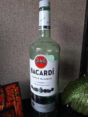 Lege 3 l. BACARDI fles