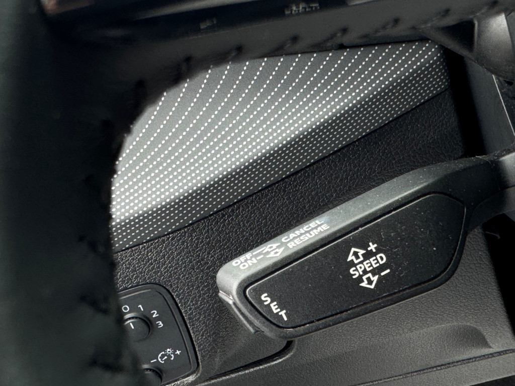 Audi Q2 2.0 tfsi quattro sport * panoramadak * stoelverwarming * navigatie