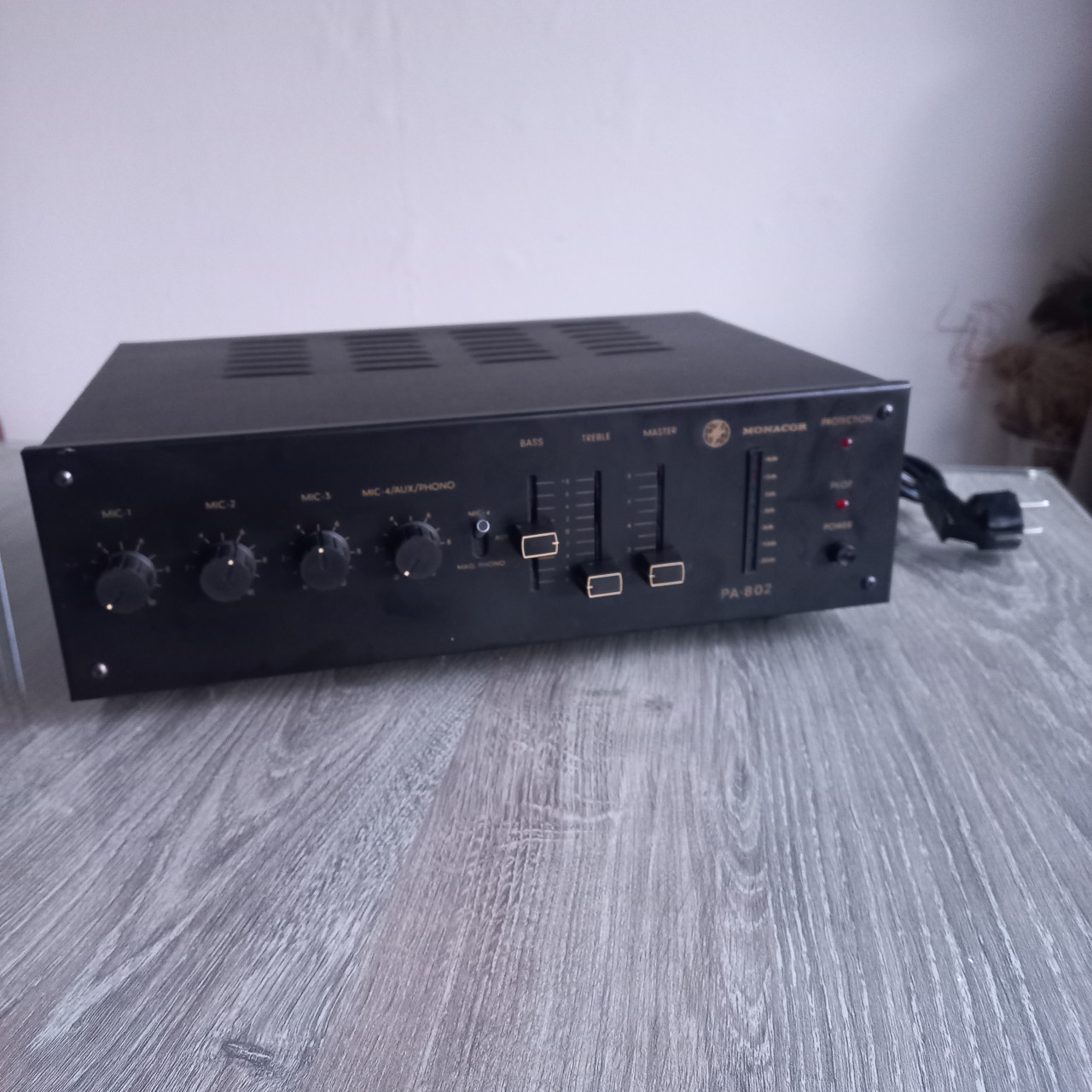 Monacor PA 802 versterker