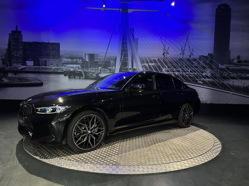 BMW 3-serie 330e m-sport *schuifdak*acc*harmankardon*