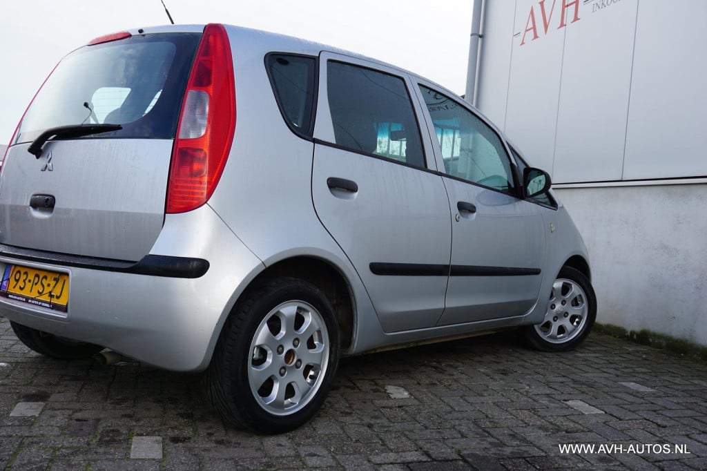 Mitsubishi Colt 1.5 invite automaat