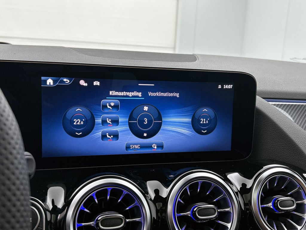 Mercedes-Benz Gla-klasse 250 e business solution amg | premium plus pakket 