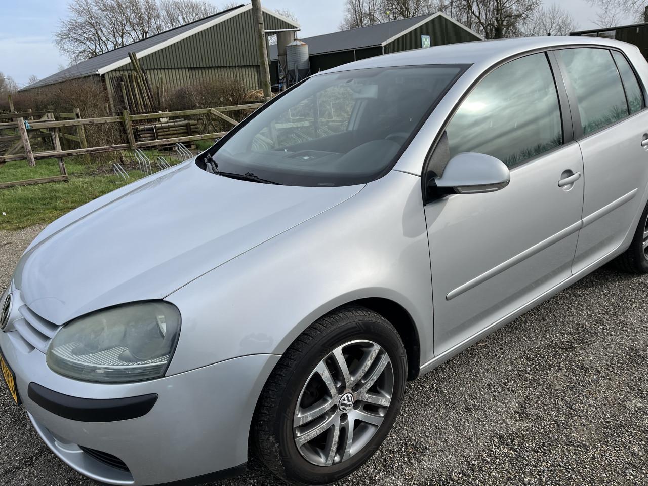 Volkswagen Golf 1.6 FSI trendline