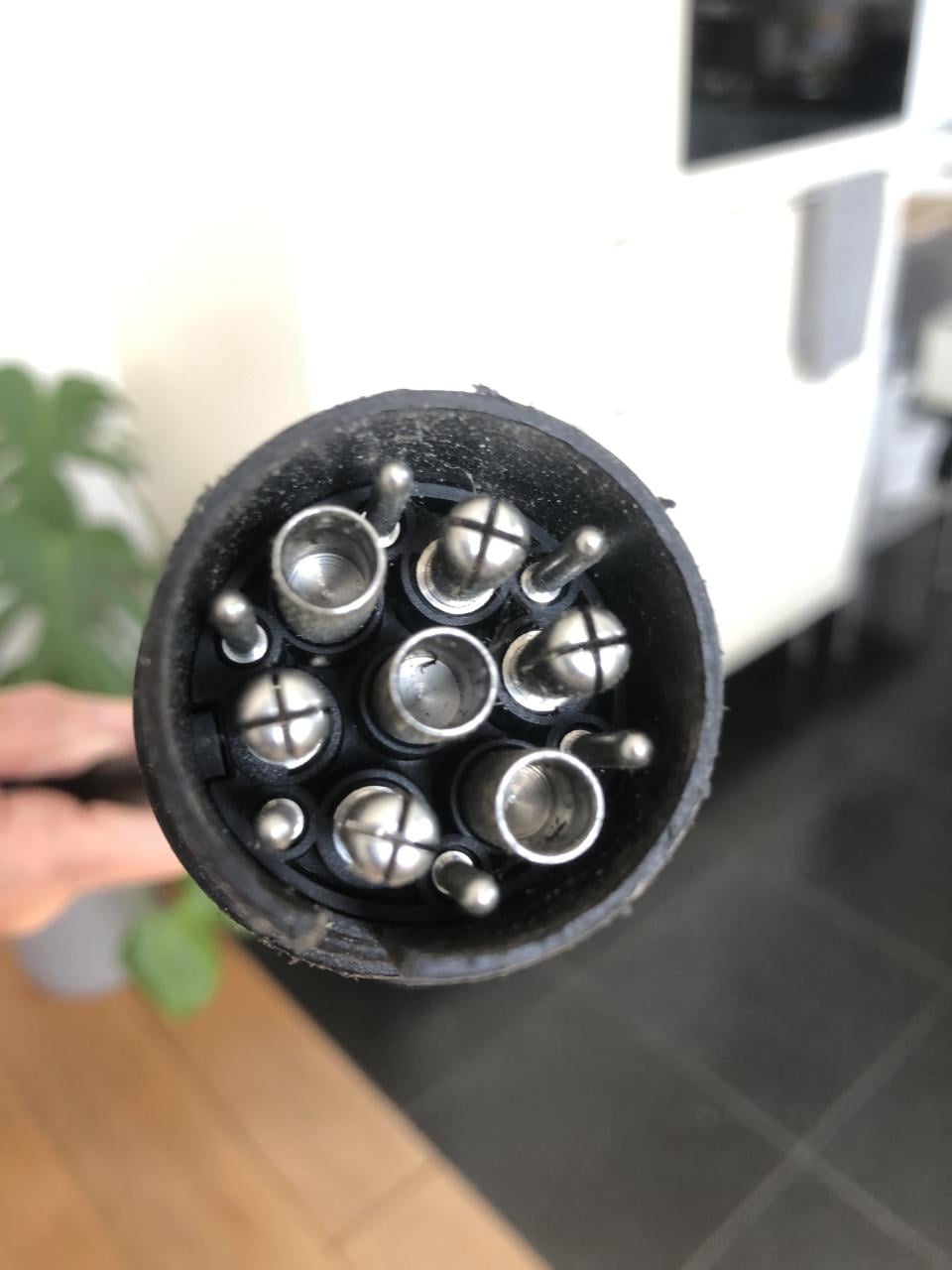 Te koop adapterkabel van Multicon West naar 13 polige Jeager of 7 polige