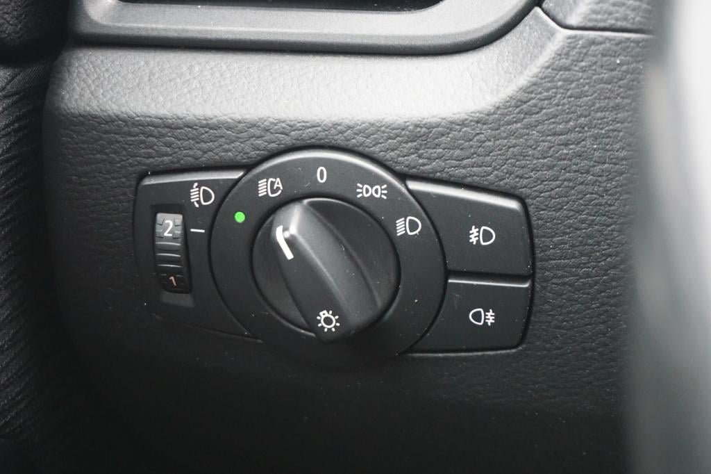 BMW X1 sdrive18i executive airco / navi / cruise / parkeers. / elektr. rame