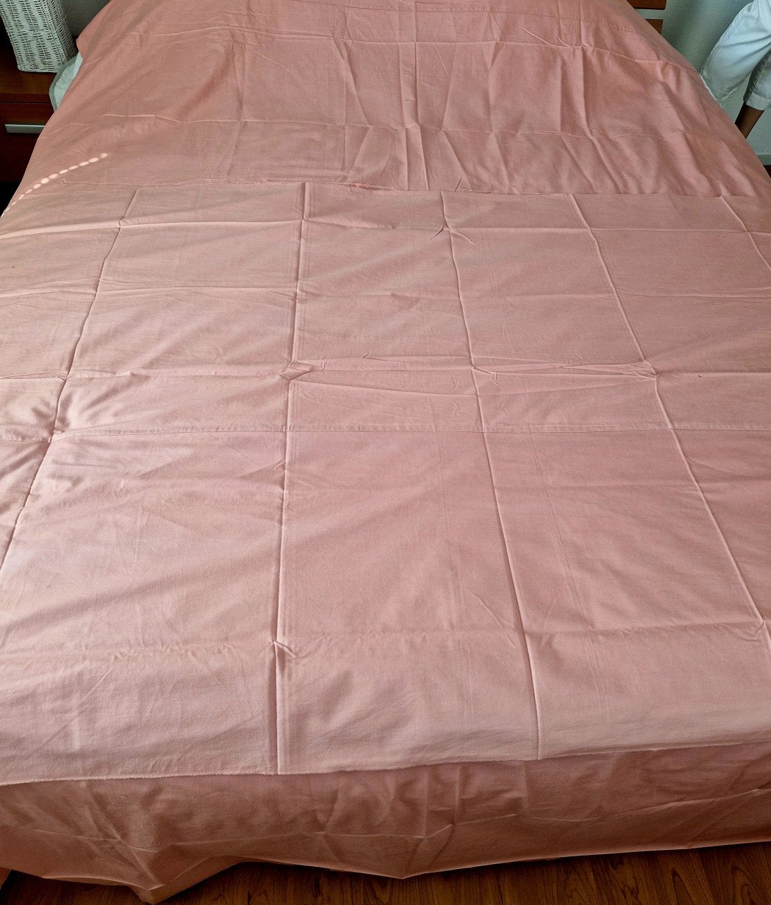 2 grote lappen roze stof