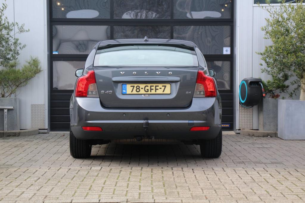 Volvo S40 2.4 edition aut. - 5cil - cruise - xenon - trekhaak - pdc - deale