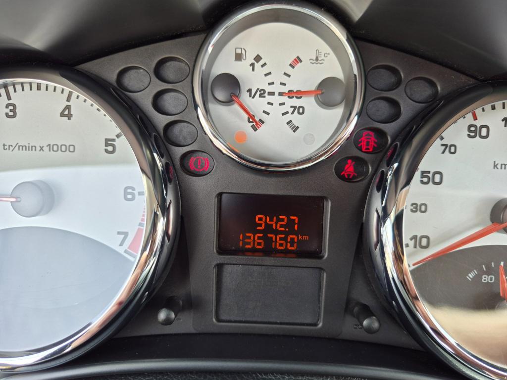 Peugeot 207 cc 1.6 vti première