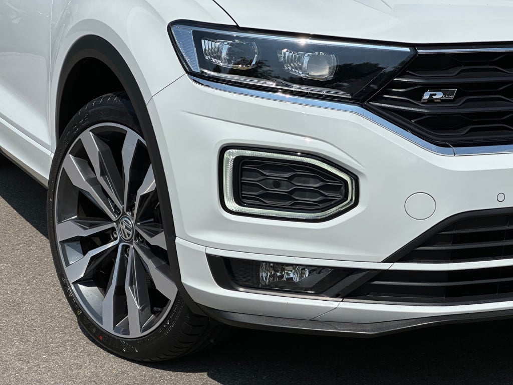 Volkswagen T-roc 1.5 tsi 150pk dsg r-line | 19 inch | led | trekhaak | virt