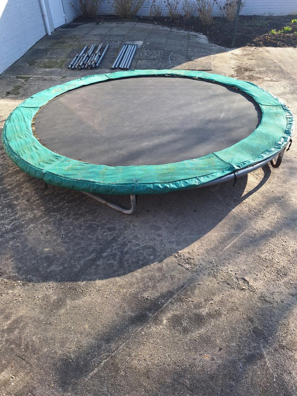Trampoline
