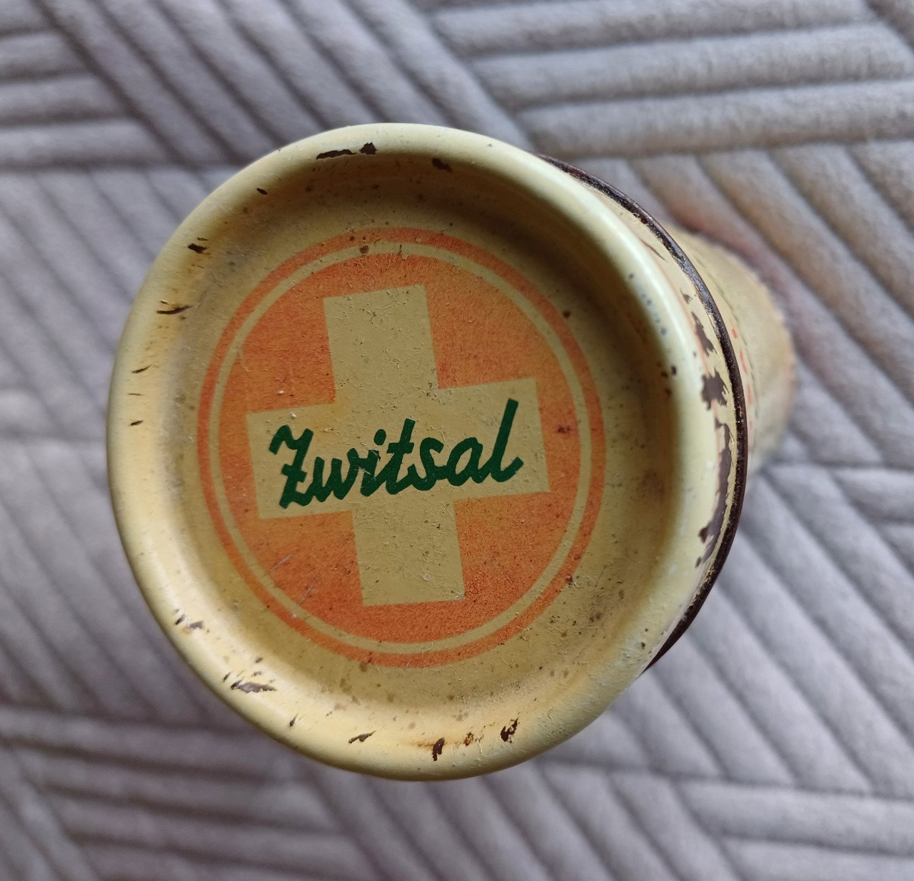 Zwitsal babypoederblikje