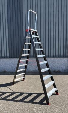 Trap 10 treden dubbel oploopbaar met steunbeugel NIEUW