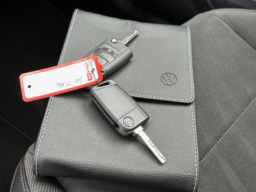 Volkswagen T-roc 1.5 tsi 150pk dsg style | trekhaak | carplay | adapt. crui