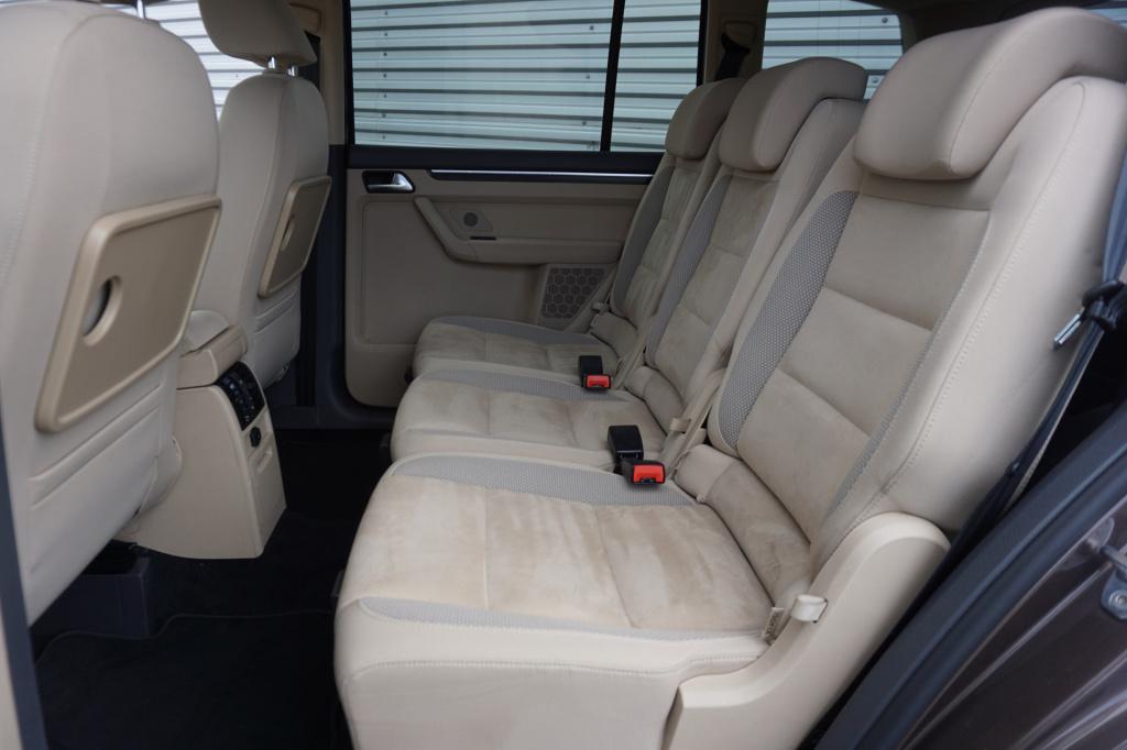 Volkswagen Touran 1.2 tsi highline bluemotion airco / navi / cruise / elekt