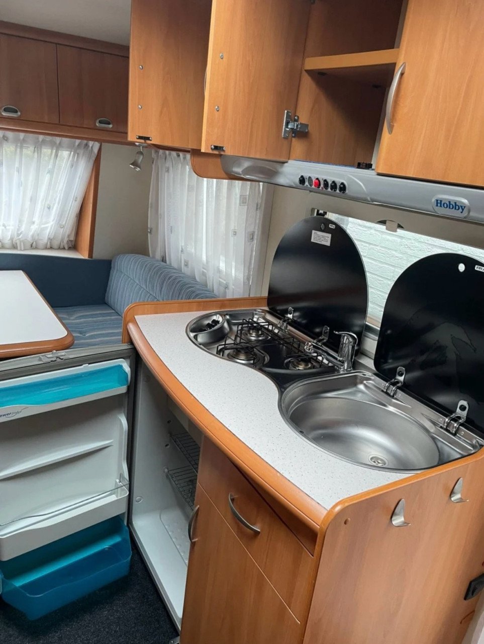 Hobby De Luxe 400 KB Easy 2006 | Complete & Zeer nette staat!