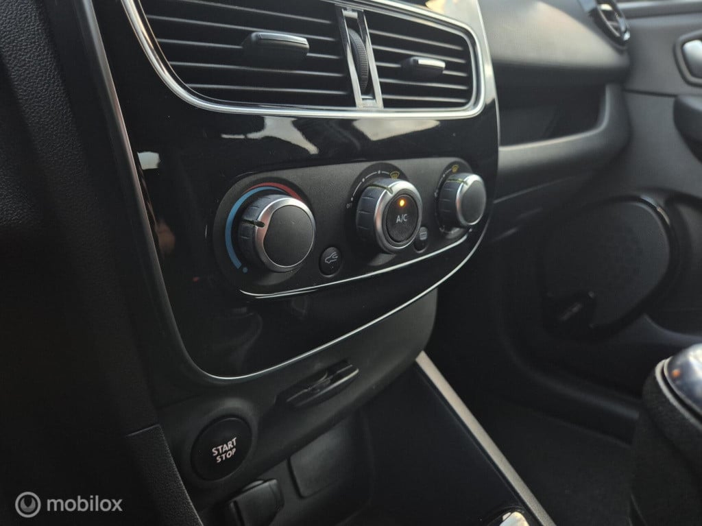 Renault Clio 0.9 tce zen / 1e eigenaar / dealeronderhouden / trekhaak / air